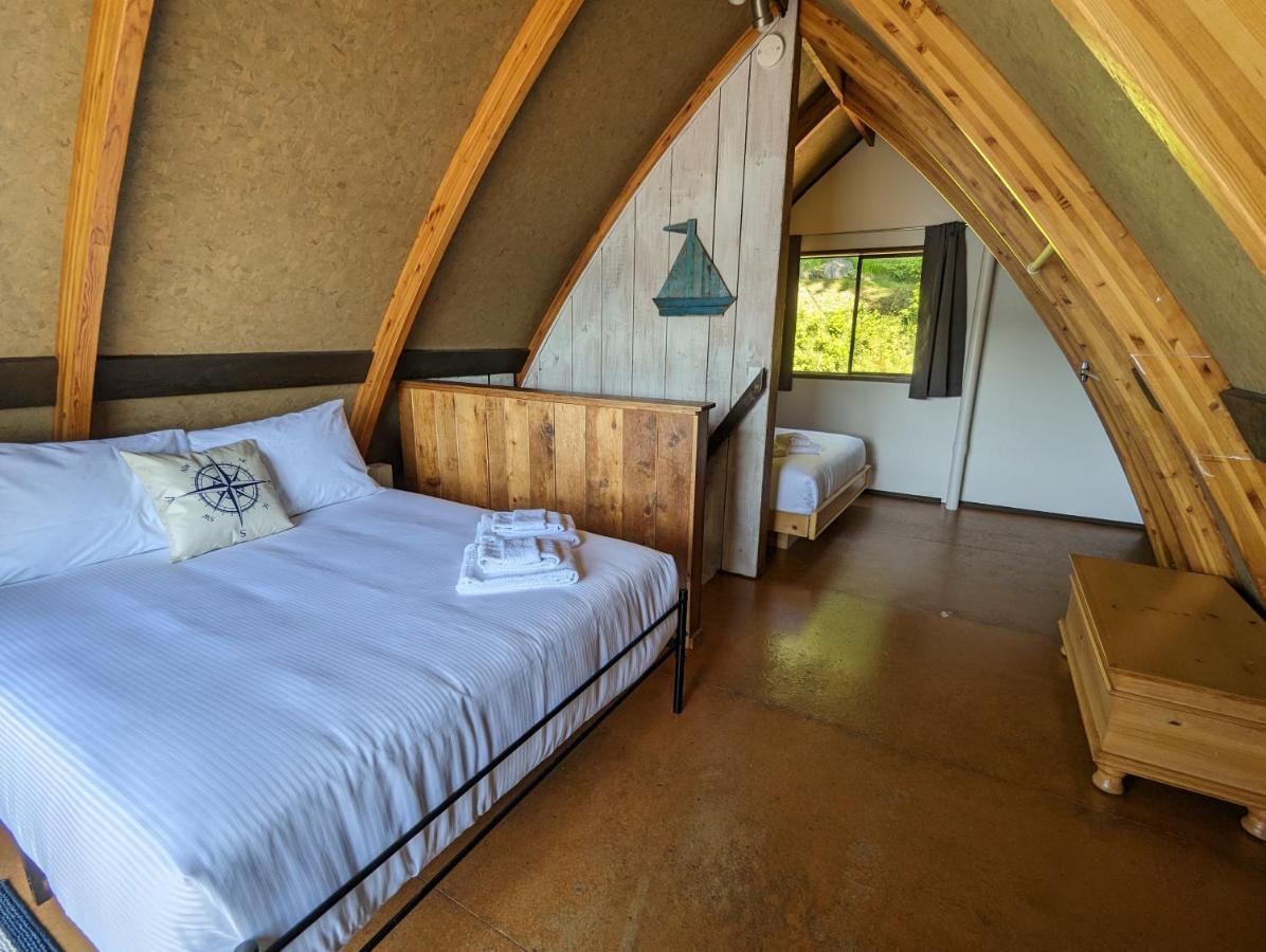 Jade Resort-Oceanfront Suites In Gowlland Harbour Heriot Bay Extérieur photo