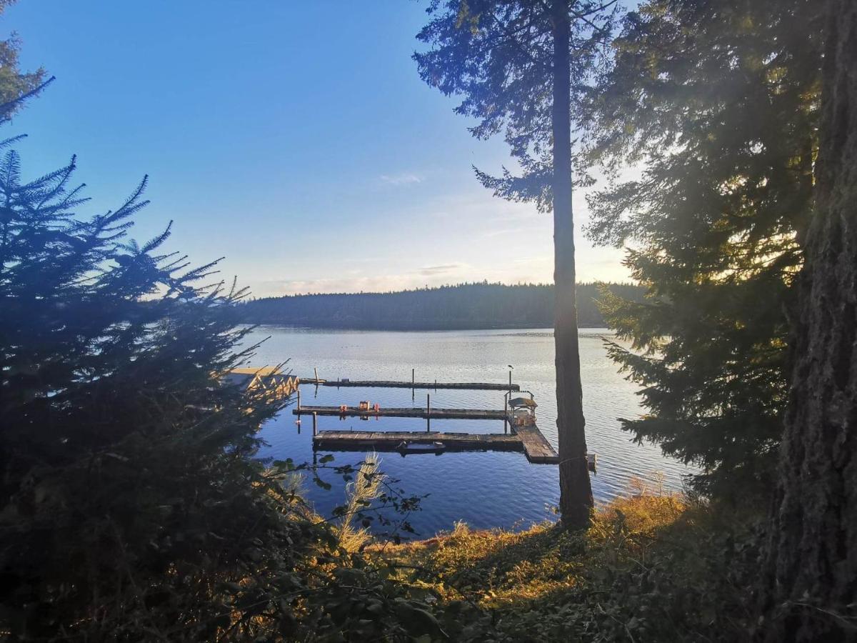 Jade Resort-Oceanfront Suites In Gowlland Harbour Heriot Bay Extérieur photo