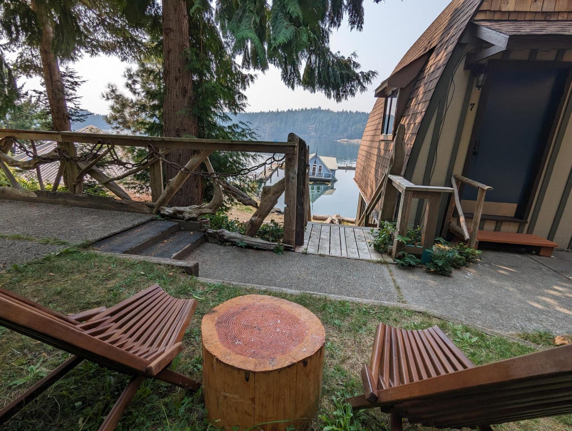 Jade Resort-Oceanfront Suites In Gowlland Harbour Heriot Bay Extérieur photo