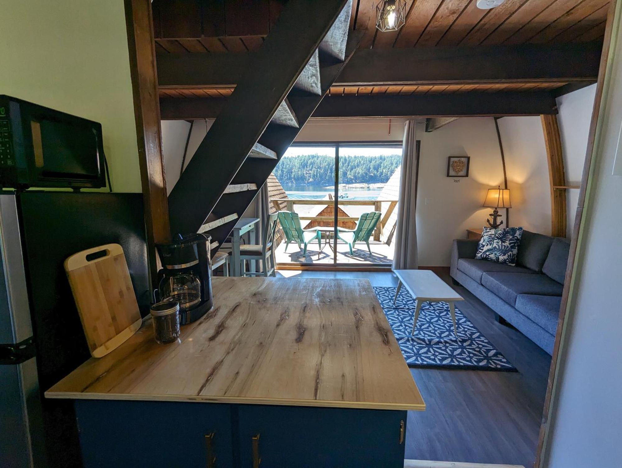 Jade Resort-Oceanfront Suites In Gowlland Harbour Heriot Bay Extérieur photo