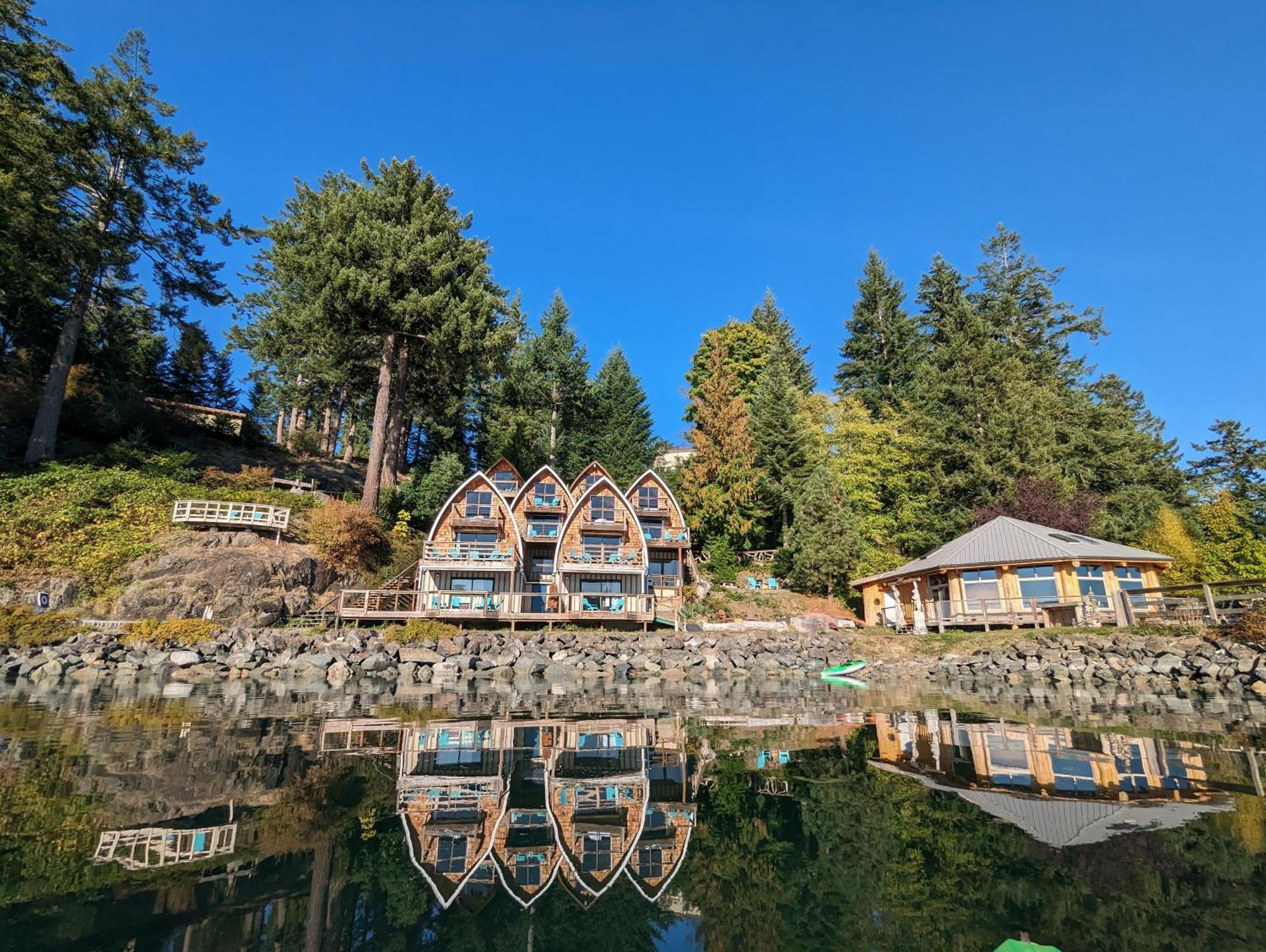Jade Resort-Oceanfront Suites In Gowlland Harbour Heriot Bay Extérieur photo