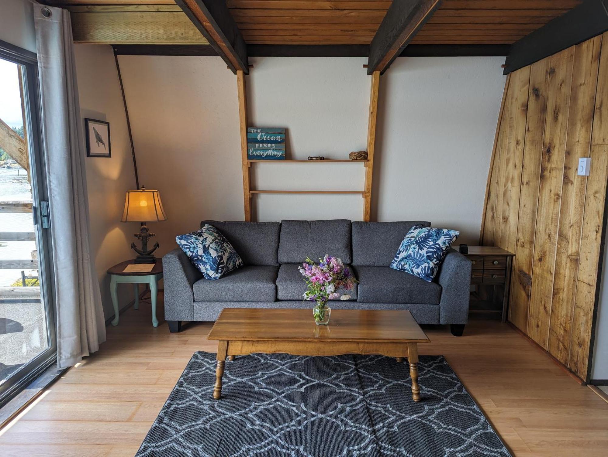 Jade Resort-Oceanfront Suites In Gowlland Harbour Heriot Bay Extérieur photo