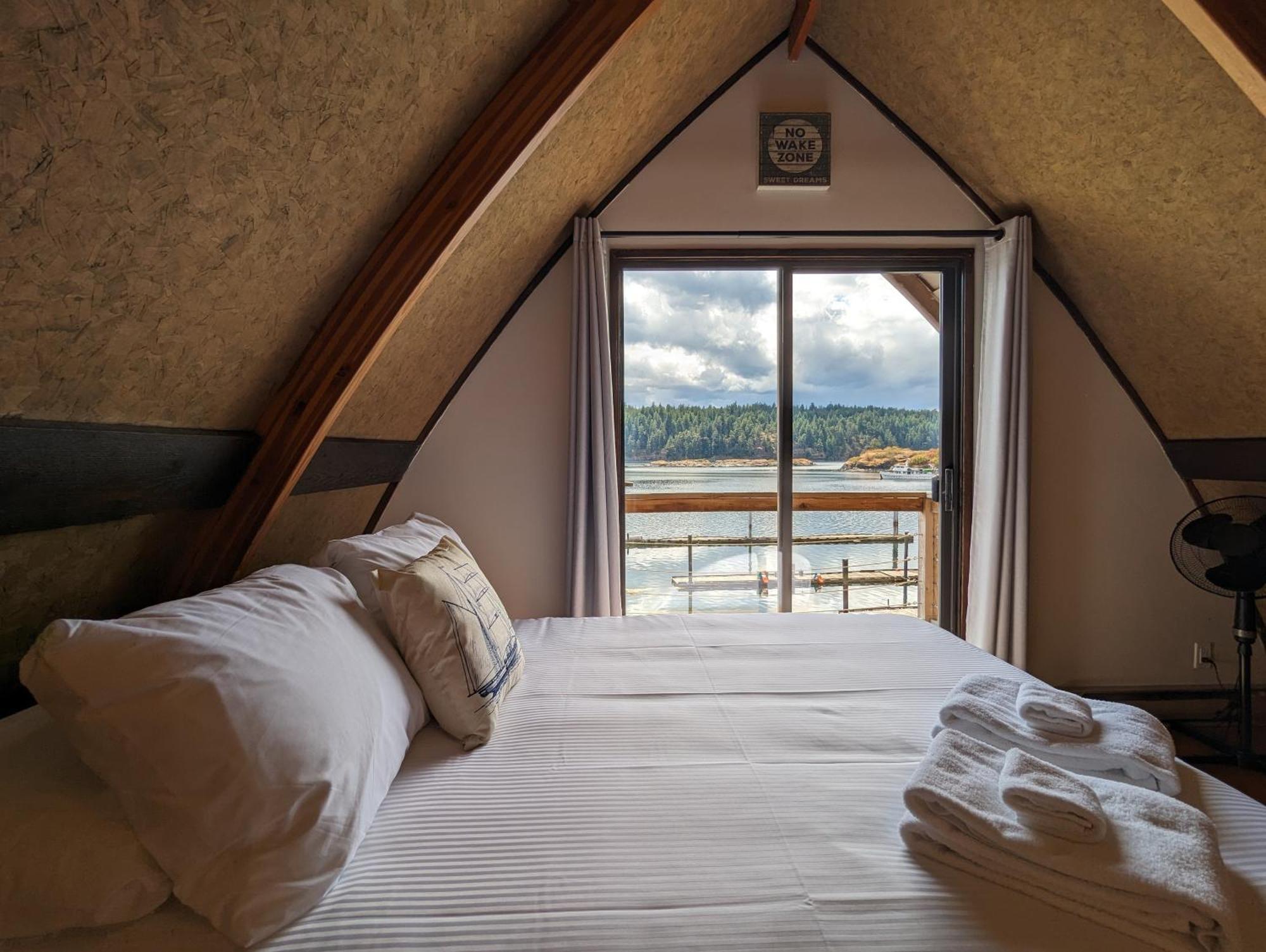 Jade Resort-Oceanfront Suites In Gowlland Harbour Heriot Bay Extérieur photo