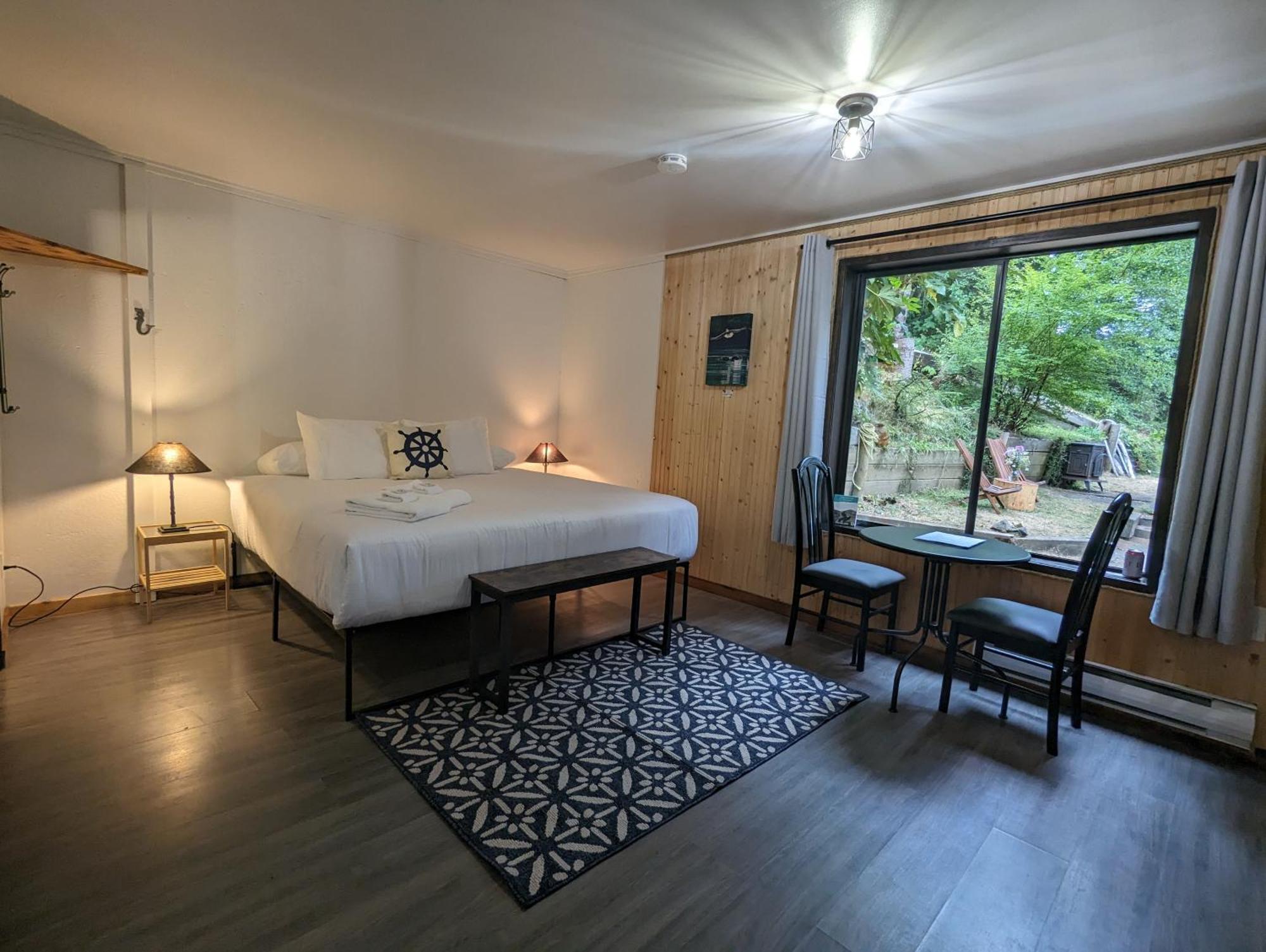 Jade Resort-Oceanfront Suites In Gowlland Harbour Heriot Bay Chambre photo